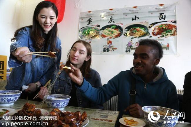 黑河学院留学生体验品味中国传统美食(2017.4