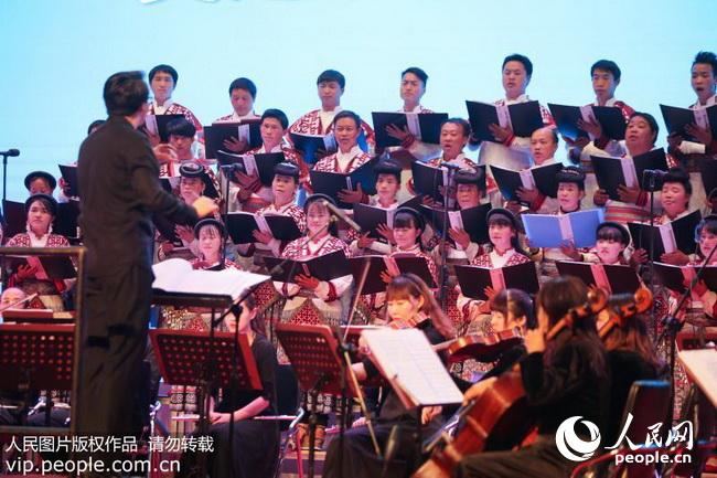 2018年3月20日，小水井苗族农民合唱团在演唱经典曲目。