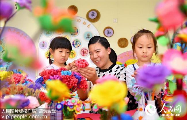 5��29�գ���ɽ��ʡ��Դ�صڶ�ʵ���׶�԰��ʦ�������÷���ֽ������װ�λ���