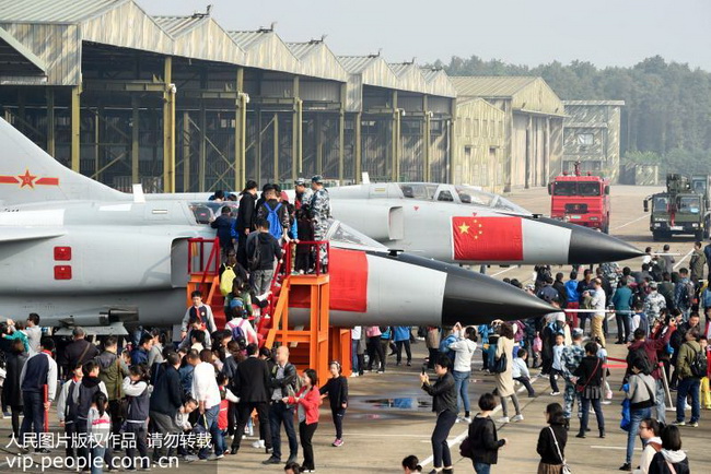 点击下载此图片   2018年11月11日,是中国人民解放军空军成立69周年