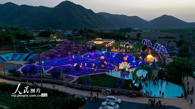 2021年4月29日夜晚，艺术乡村――安徽宁国港口西村全面开启“夜游经济”新模式。